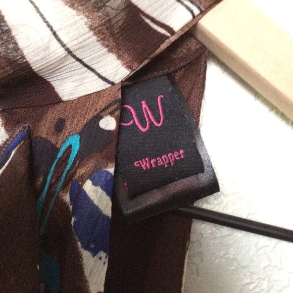 Handkerchief Ruffle Halter Top with Bubble Hem - Picture 5 of 6